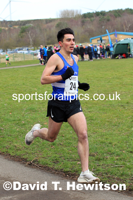 Senior men and veteran men over-40s NECAA Road Relay Champs., Hetton Lyons Park, Hetton le Hole, County Durham. Photo: David T. Hewitson/Sports for All Pics